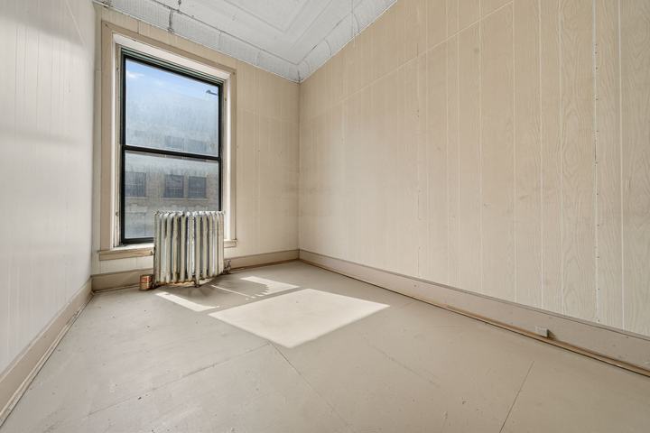 Bedford Building, 4th Floor, photo 11