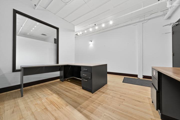 Bedford Building, 7th Floor, photo 1