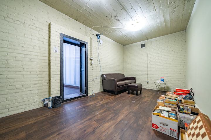 Bedford Building, 2nd Floor, photo 19